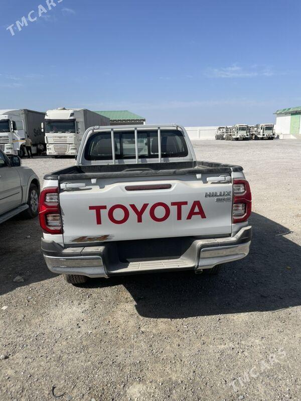 Toyota Hilux 2025 - 668 780 TMT - Балканабат - img 4