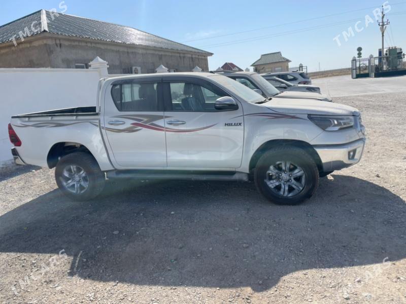 Toyota Hilux 2025 - 668 780 TMT - Балканабат - img 6