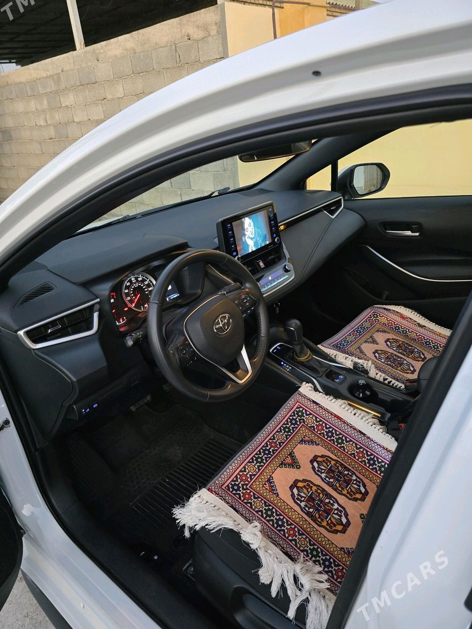 Toyota Corolla 2022 - 255 000 TMT - Бузмеин - img 8