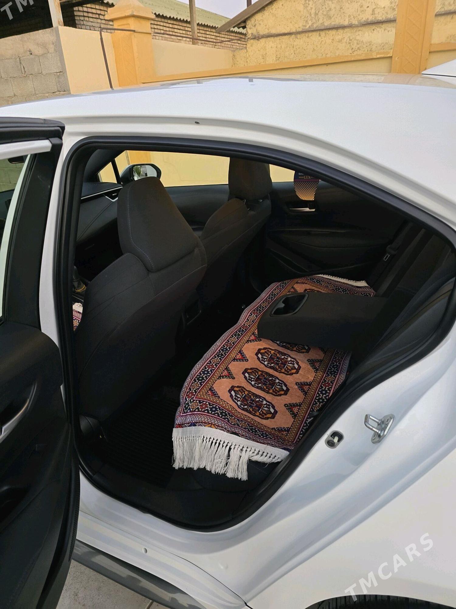 Toyota Corolla 2022 - 255 000 TMT - Бузмеин - img 7