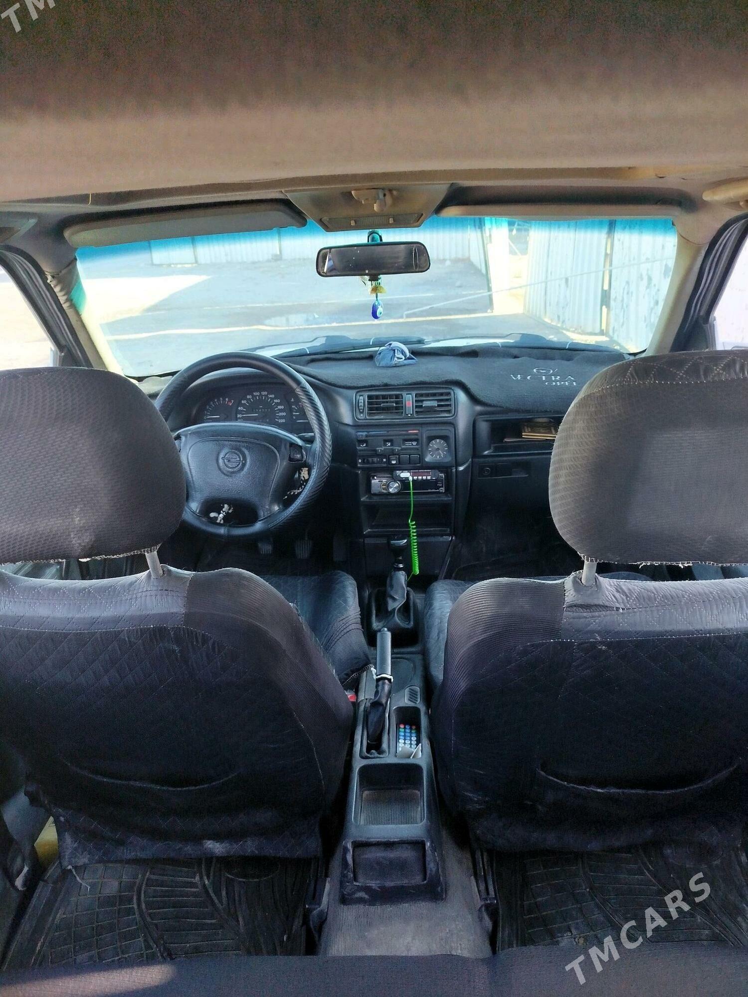 Opel Vectra 1993 - 32 000 TMT - Bäherden - img 1