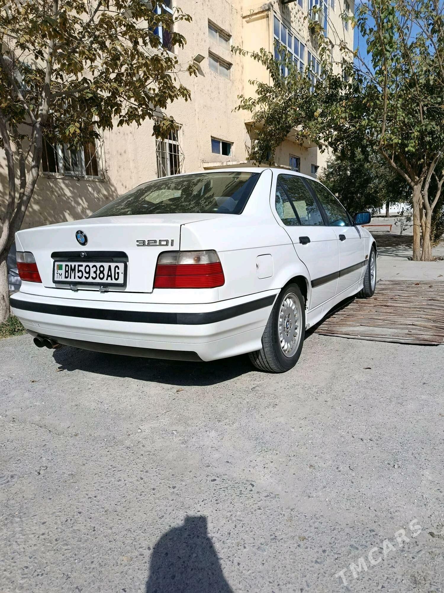 BMW 320 1993 - 65 000 TMT - Büzmeýin - img 1