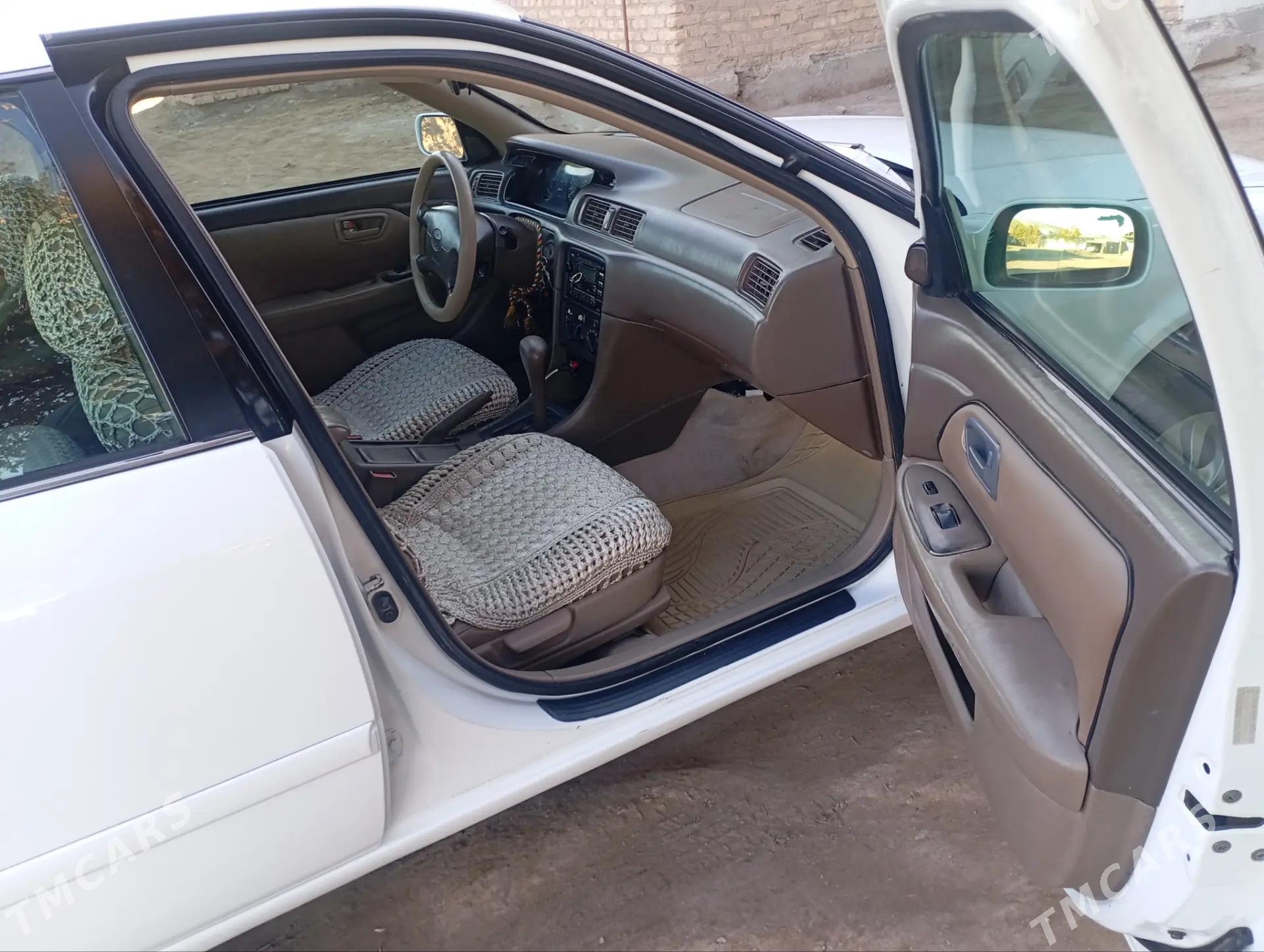 Toyota Camry 2001 - 146 000 TMT - Кёнеургенч - img 4