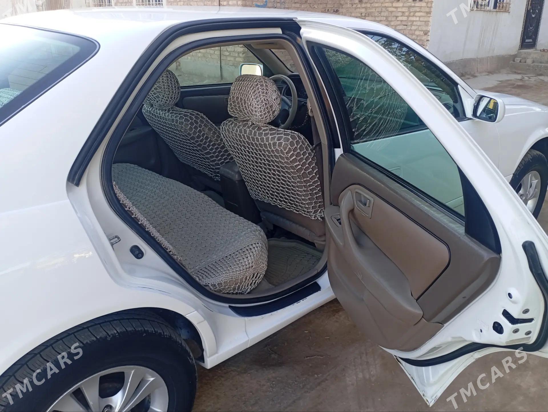 Toyota Camry 2001 - 146 000 TMT - Кёнеургенч - img 9