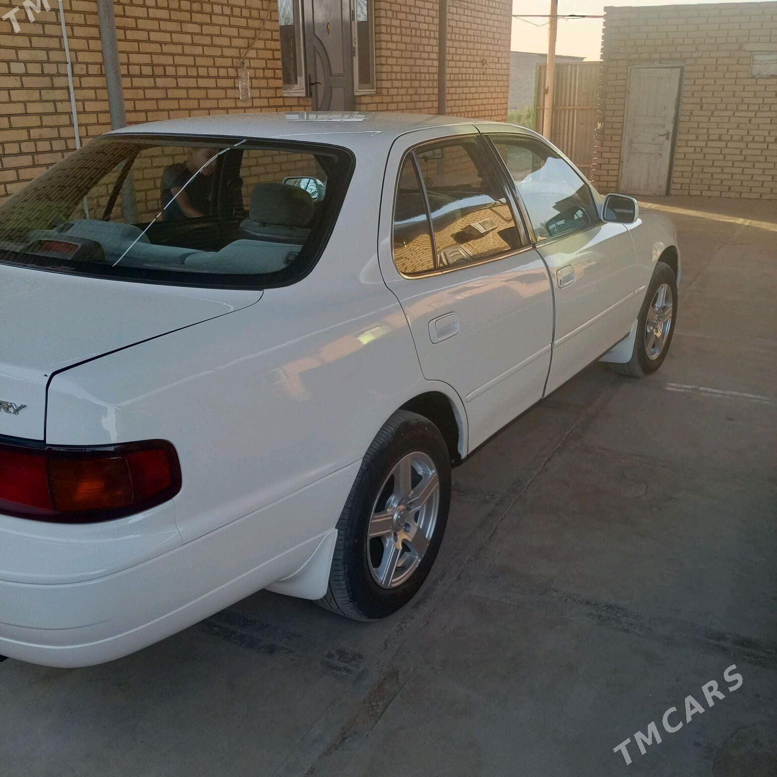 Toyota Camry 1995 - 120 000 TMT - Murgap - img 3
