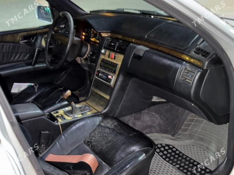 Mercedes-Benz E320 1996 - 58 000 TMT - Aşgabat - img 6