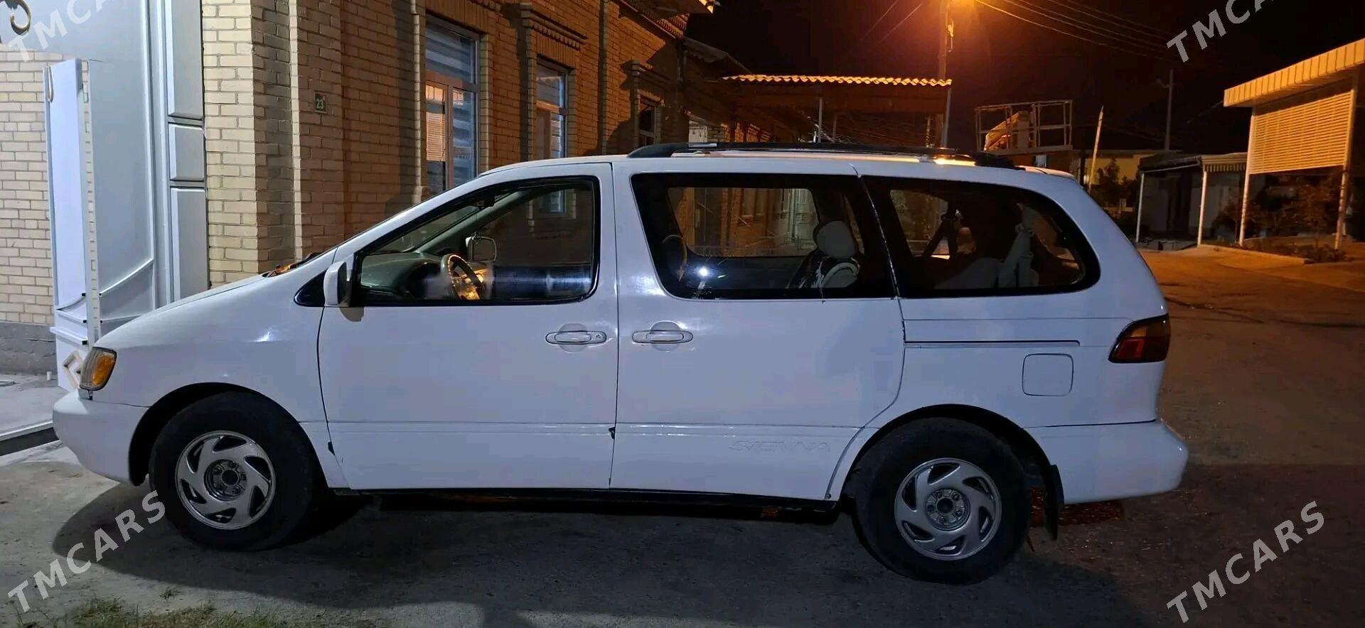 Toyota Sienna 1999 - 118 000 TMT - Türkmenabat - img 2