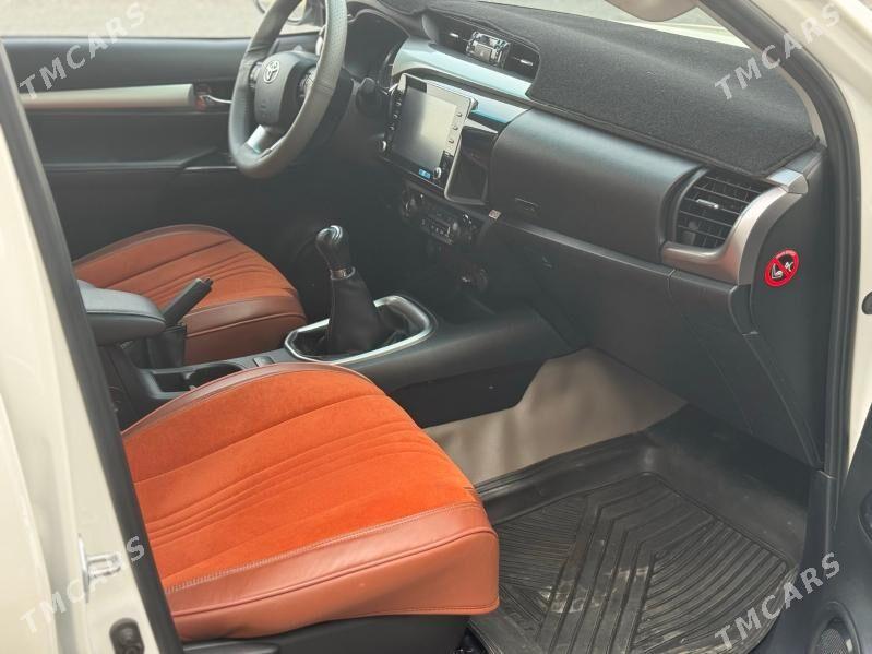 Toyota Hilux 2022 - 600 000 TMT - Мары - img 9