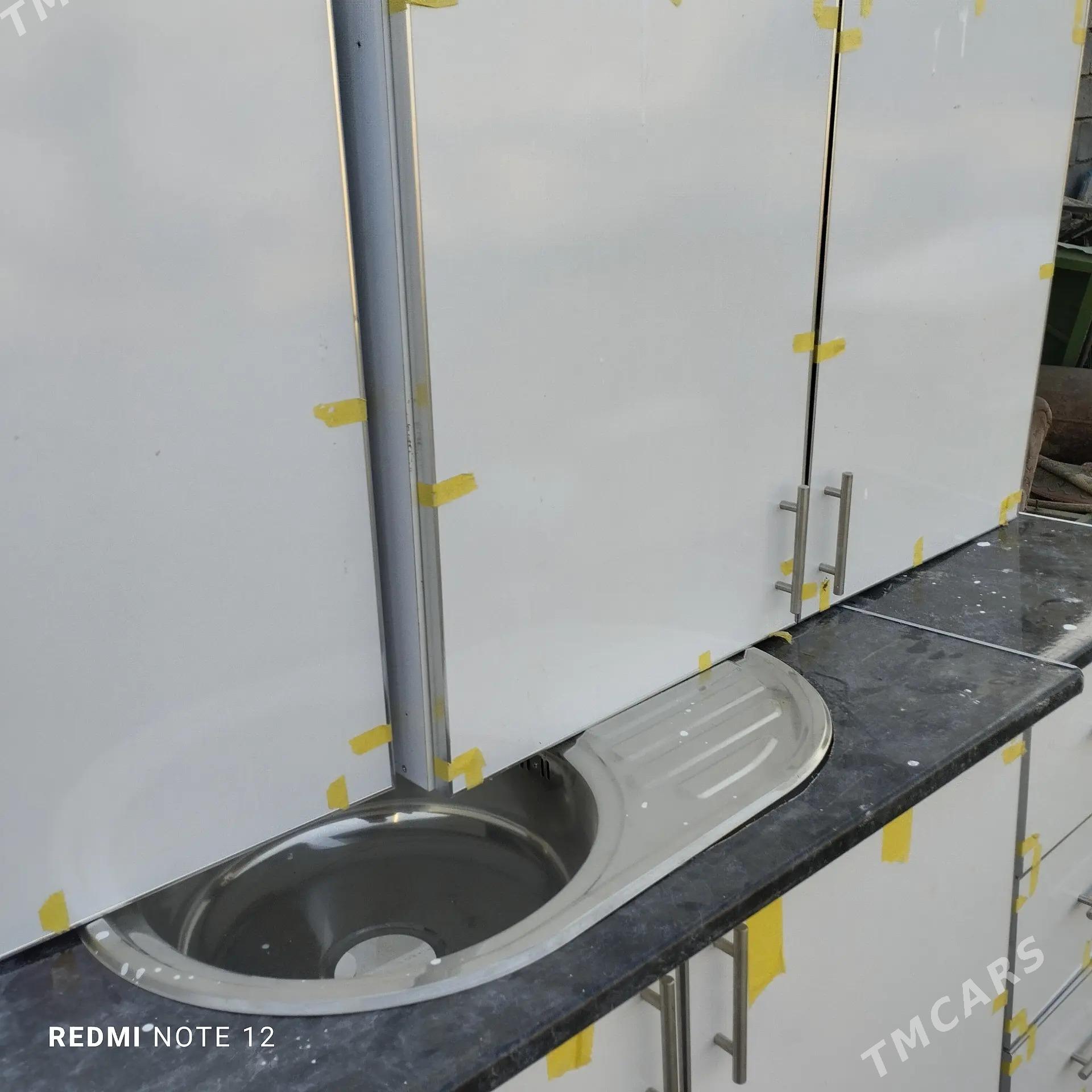 kuhna garnatur - Gurtly - img 1