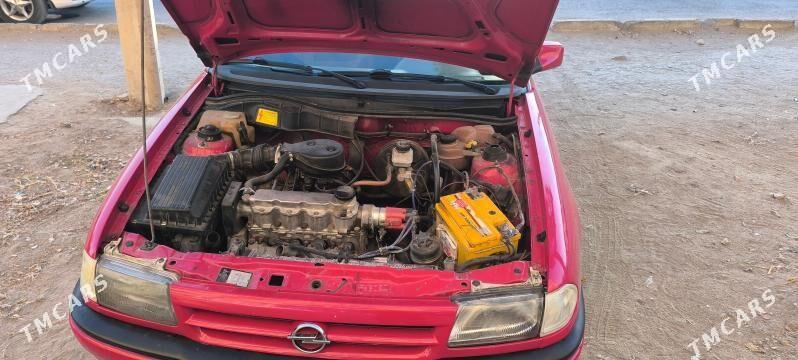 Opel Astra 1994 - 54 000 TMT - Мары - img 3