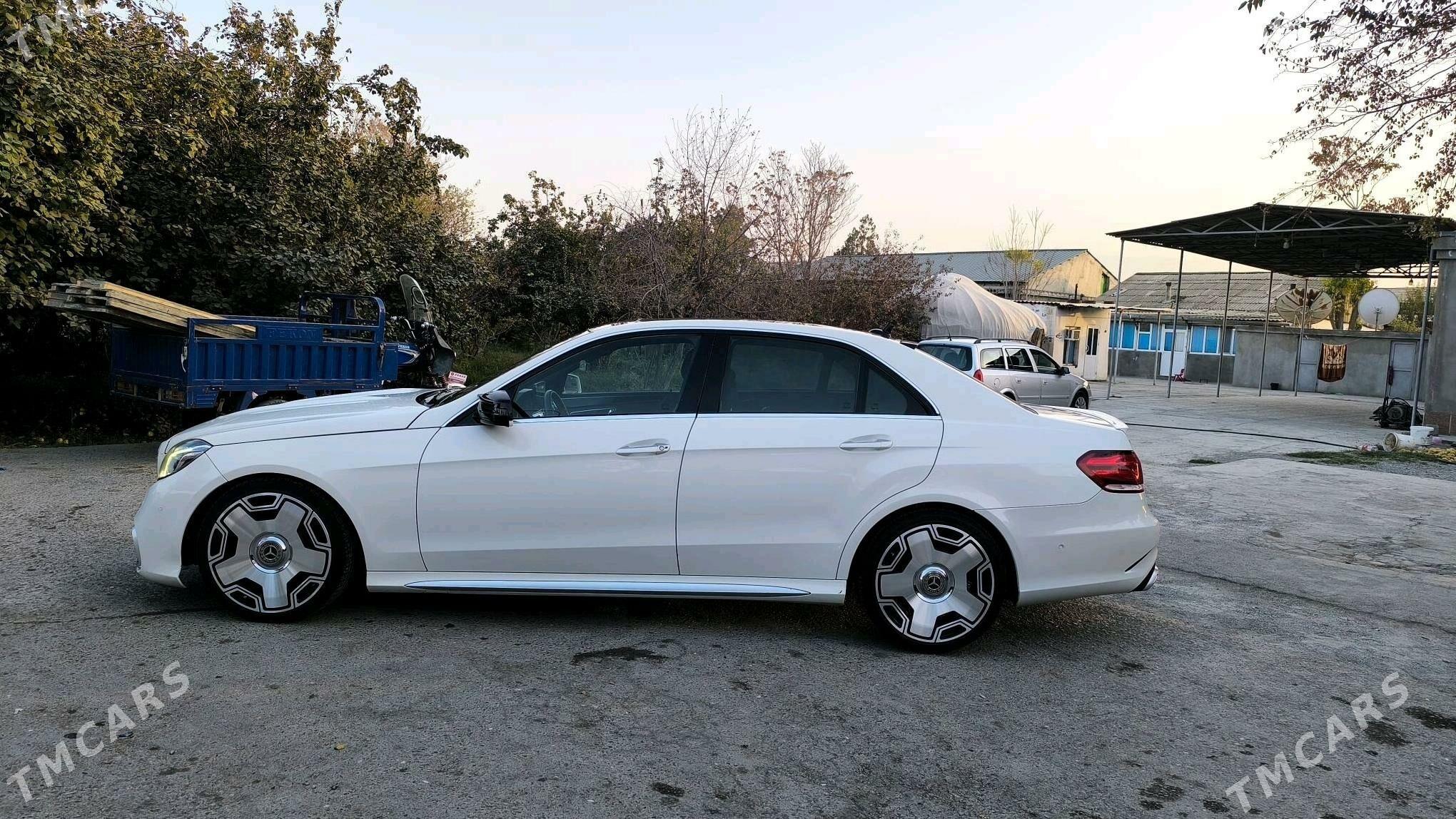 Mercedes-Benz E350 2011 - 370 000 TMT - Bäherden - img 2