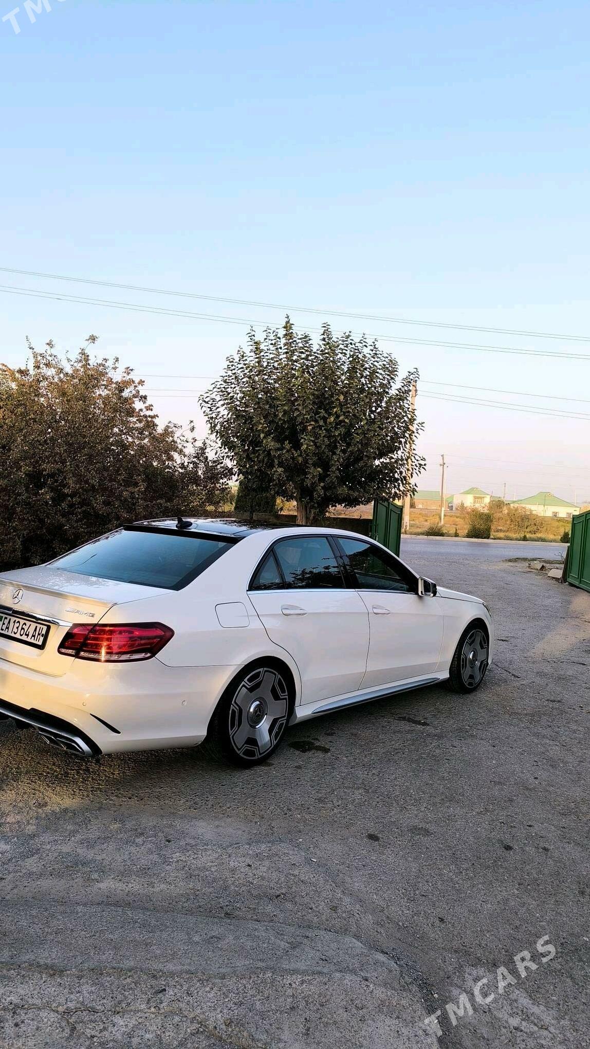 Mercedes-Benz E350 2011 - 370 000 TMT - Bäherden - img 4