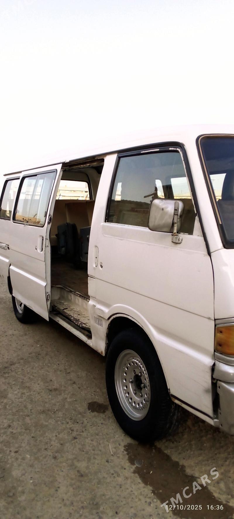 Mazda B2000 1995 - 20 000 TMT - Байрамали - img 1