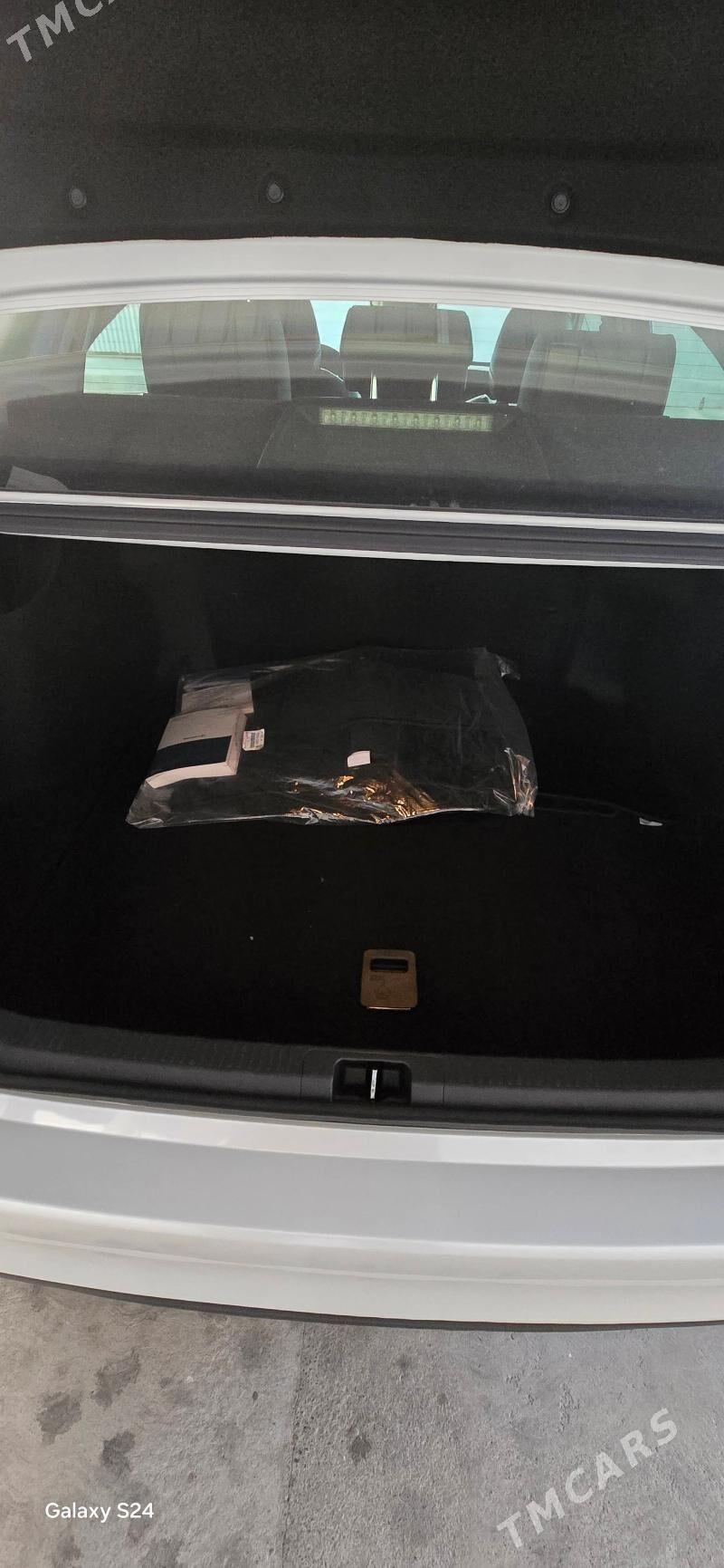 Toyota Camry 2023 - 690 000 TMT - Ашхабад - img 7