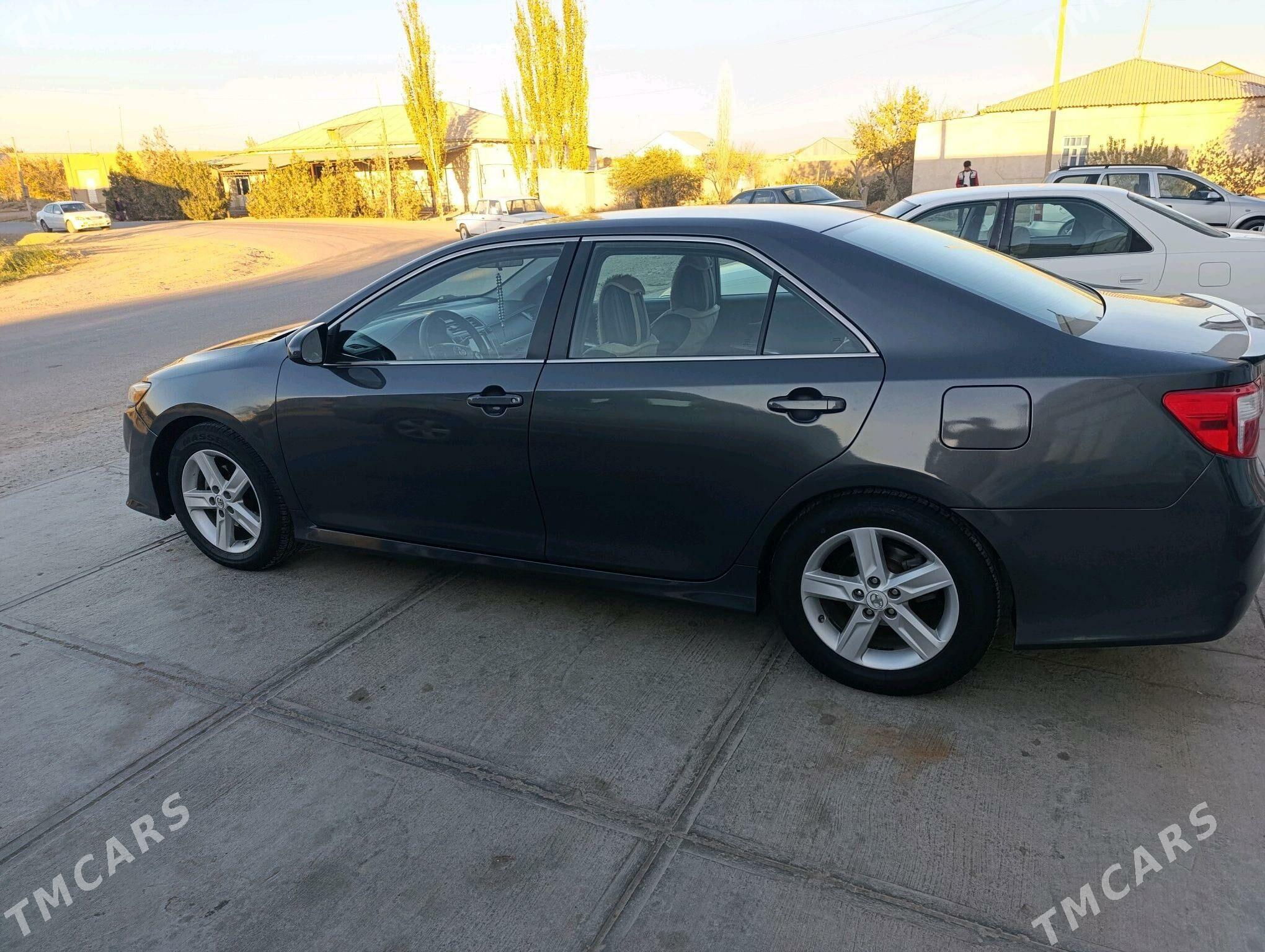 Toyota Camry 2012 - 220 000 TMT - Дашогуз - img 3