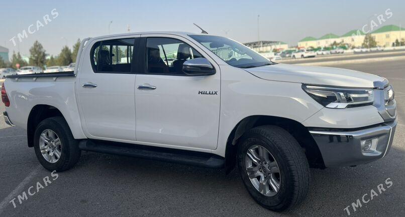 Toyota Hilux 2022 - 550 000 TMT - Aşgabat - img 3