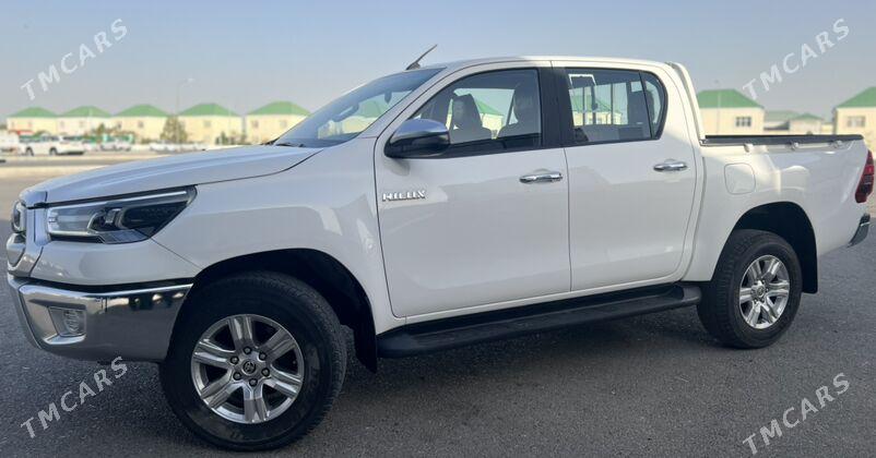 Toyota Hilux 2022 - 550 000 TMT - Aşgabat - img 7