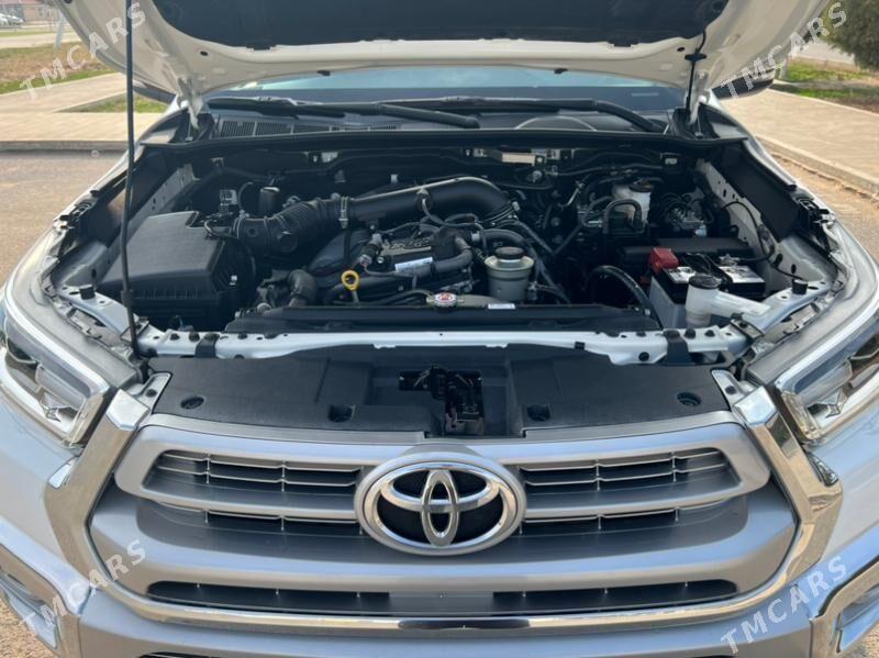Toyota Hilux 2022 - 550 000 TMT - Aşgabat - img 6