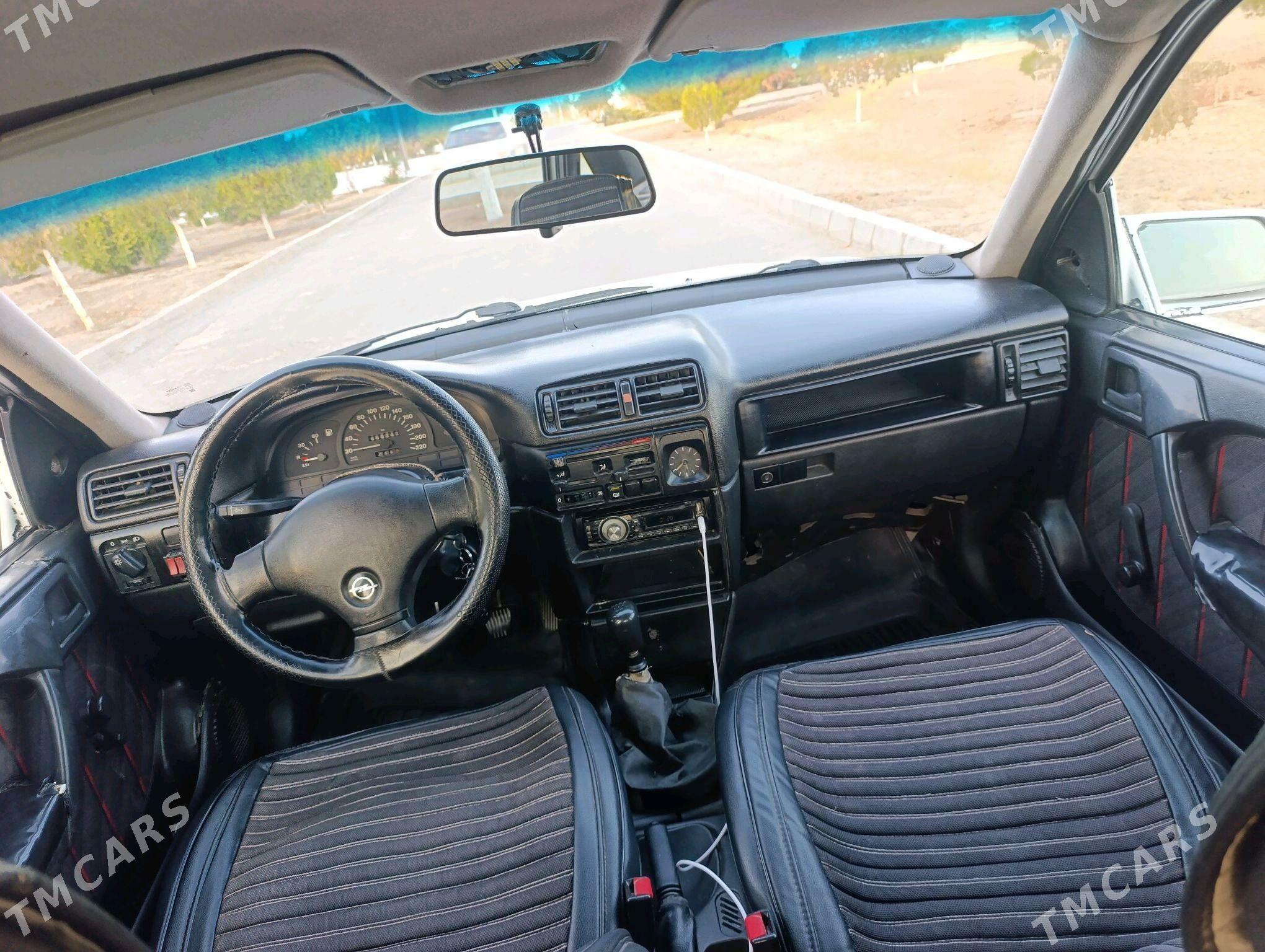 Opel Vectra 1992 - 28 000 TMT - Бахарден - img 6