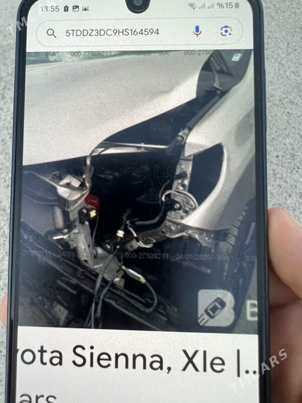 Toyota Sienna 2017 - 365 000 TMT - Гёкдепе - img 4