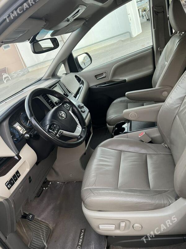Toyota Sienna 2017 - 365 000 TMT - Гёкдепе - img 1