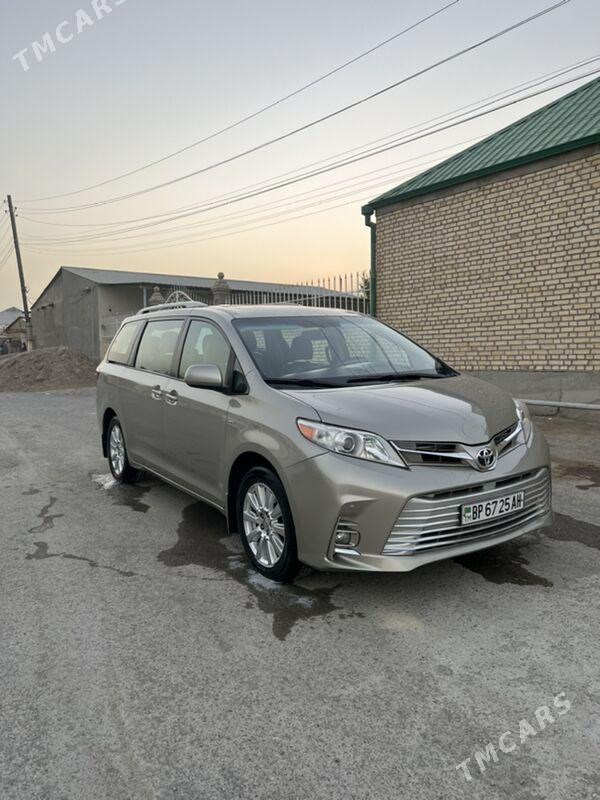 Toyota Sienna 2017 - 365 000 TMT - Гёкдепе - img 7