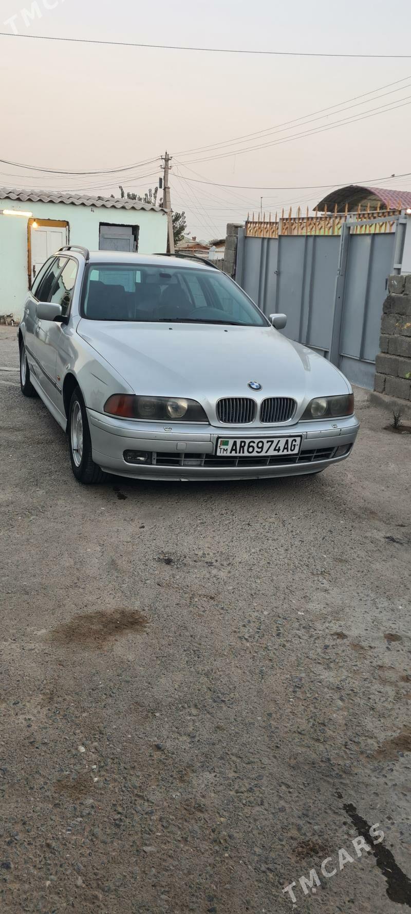BMW E39 1998 - 75 000 TMT - Garadamak - img 2