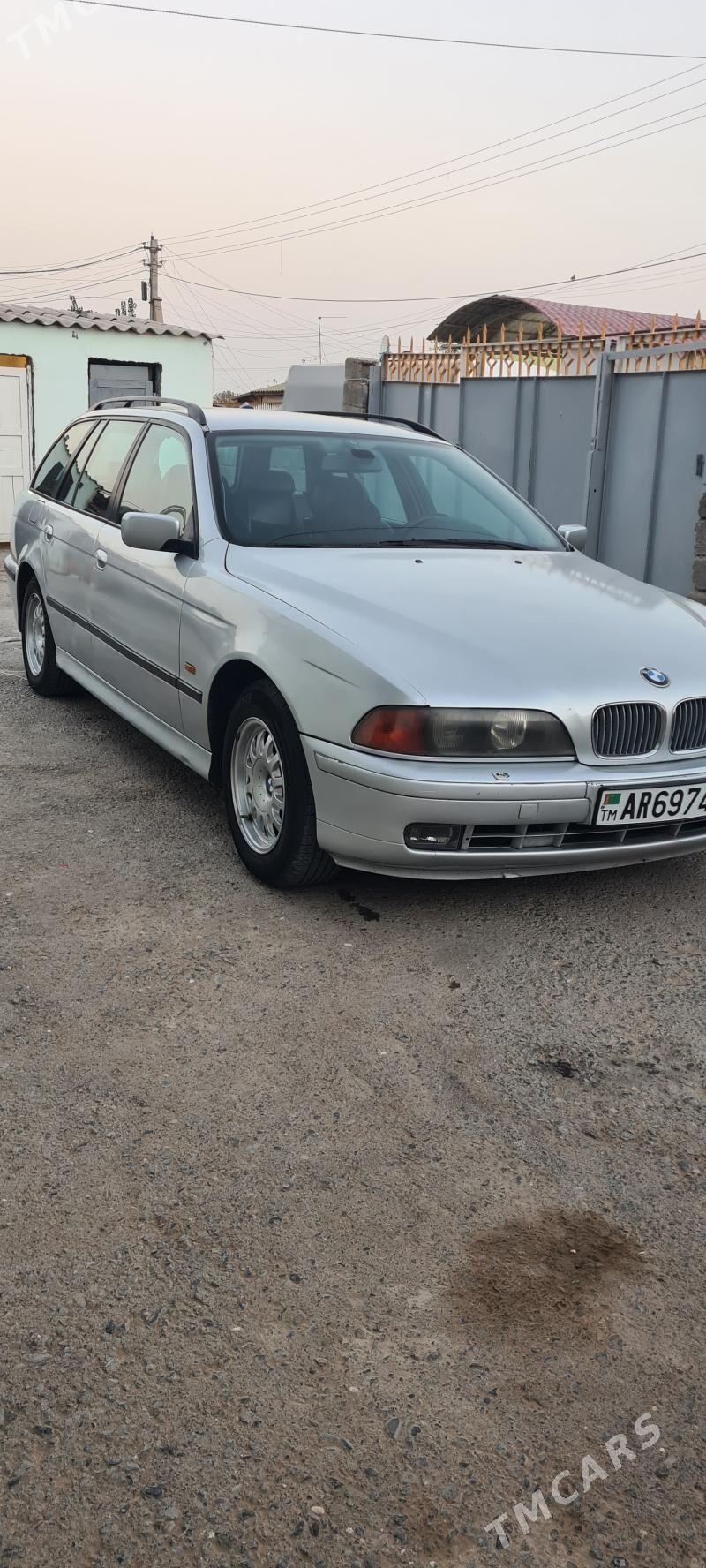 BMW E39 1998 - 75 000 TMT - Garadamak - img 9