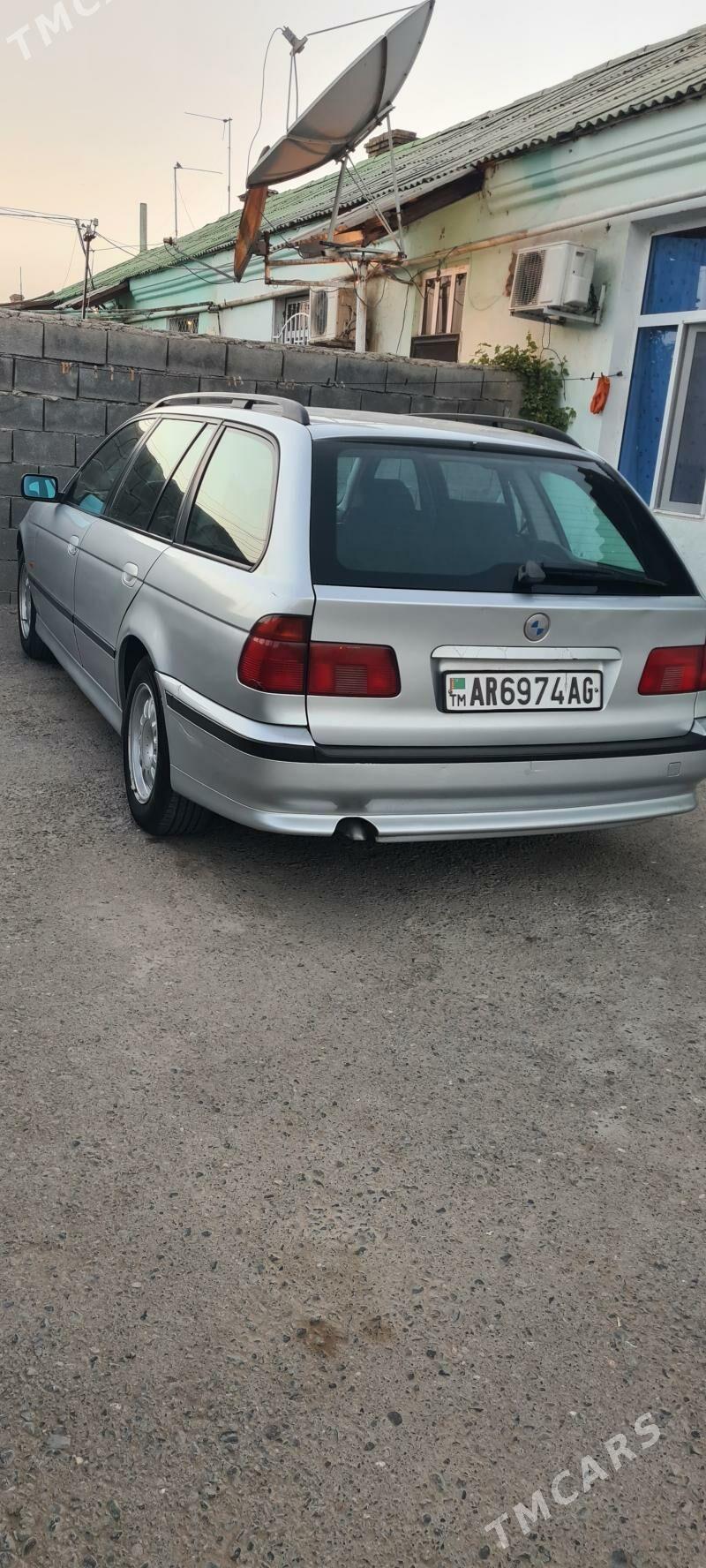 BMW E39 1998 - 75 000 TMT - Garadamak - img 8