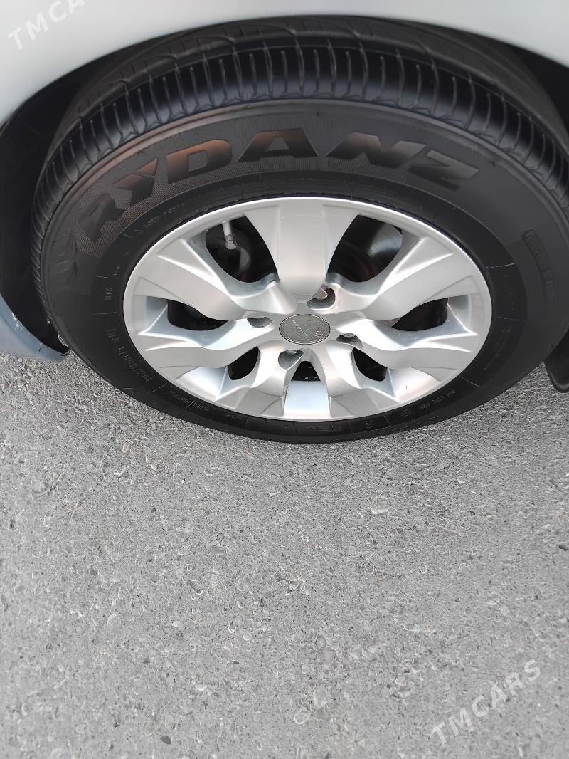 Nissan Versa 2010 - 115 000 TMT - Balkanabat - img 6