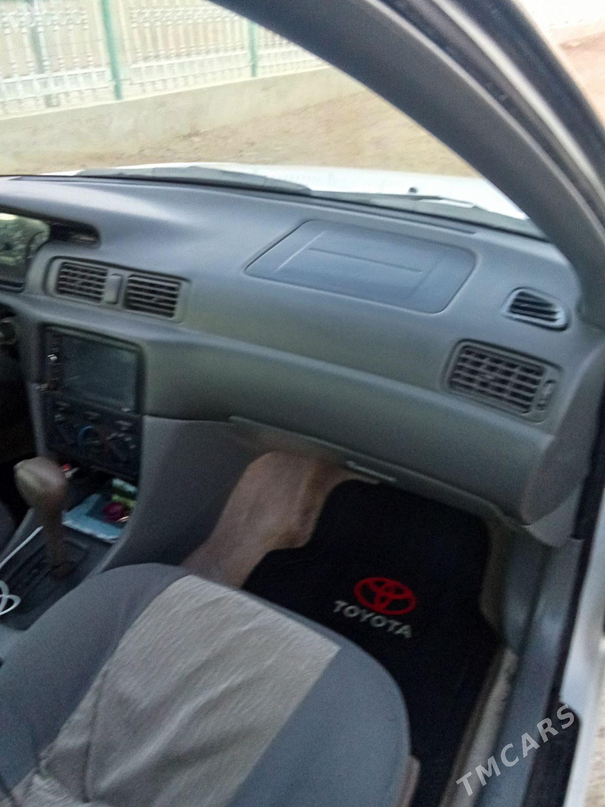 Toyota Camry 1997 - 130 000 TMT - Гызыларбат - img 4