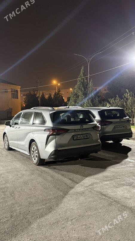 Toyota Sienna 2022 - 560 000 TMT - Мары - img 2