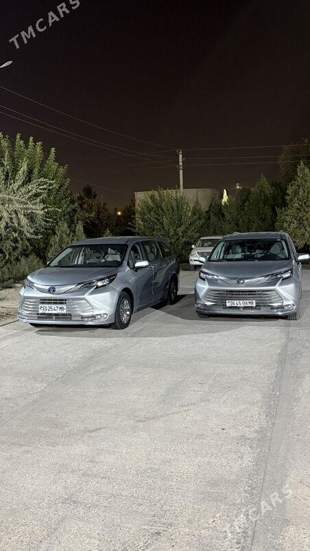 Toyota Sienna 2022 - 560 000 TMT - Мары - img 1