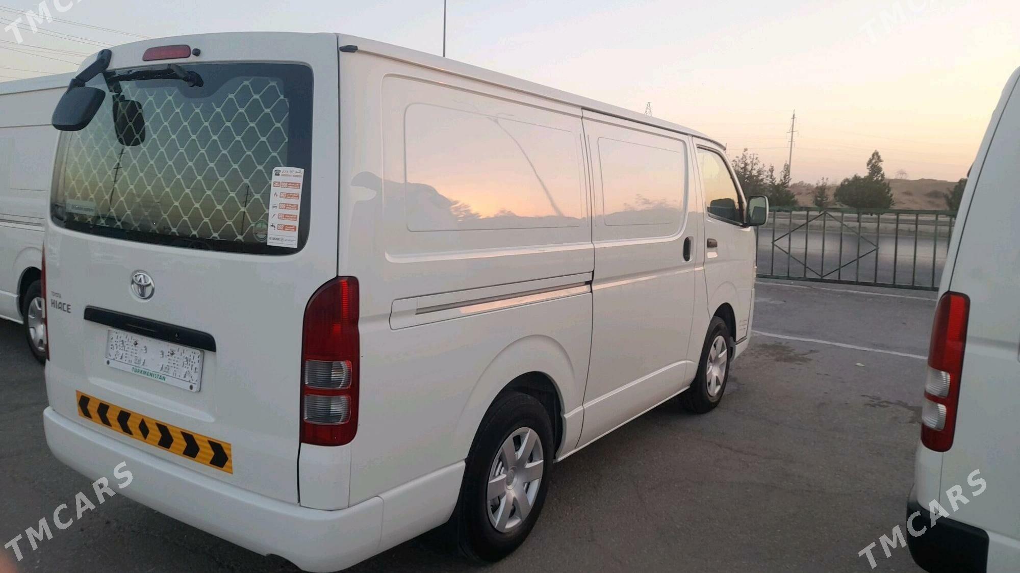 Toyota Hiace 2021 - 420 000 TMT - "Altyn Asyr" Gündogar bazary (Jygyllyk) - img 3
