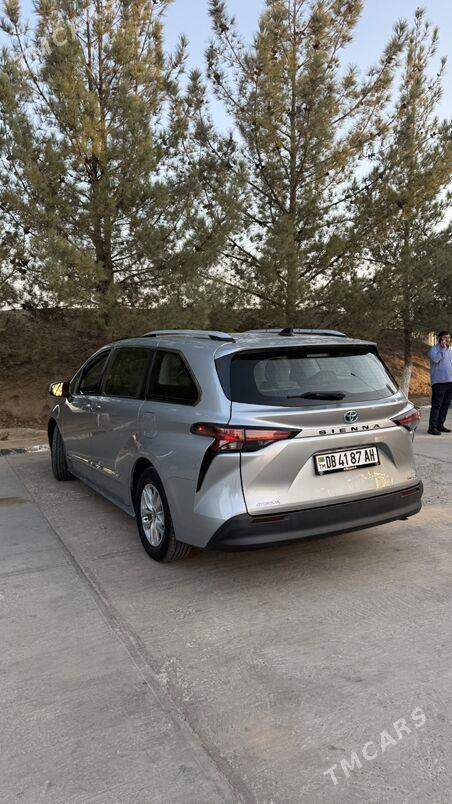 Toyota Sienna 2022 - 560 000 TMT - Мары - img 7