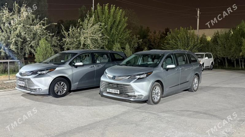 Toyota Sienna 2022 - 560 000 TMT - Мары - img 3