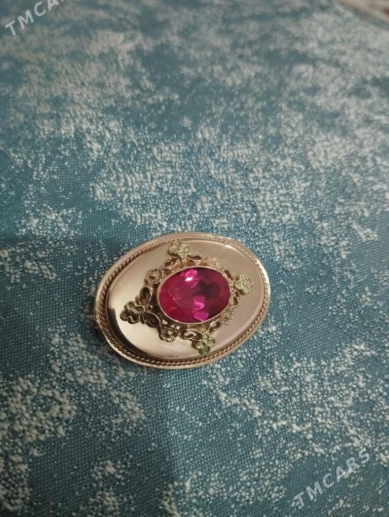 gyzyl broşka - Бузмеин - img 3