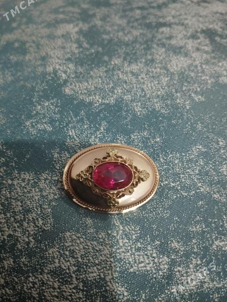 gyzyl broşka - Бузмеин - img 7