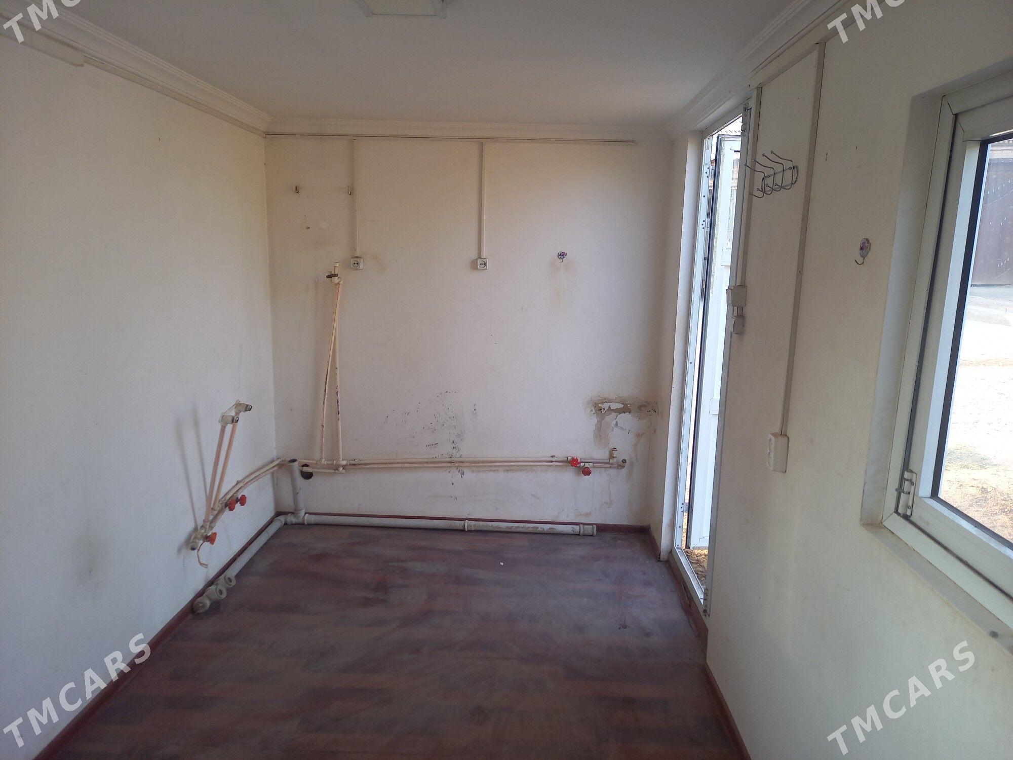 kantyner - Çärjew - img 4