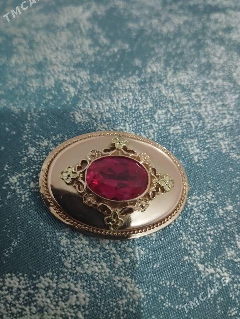 gyzyl broşka - Бузмеин - img 2