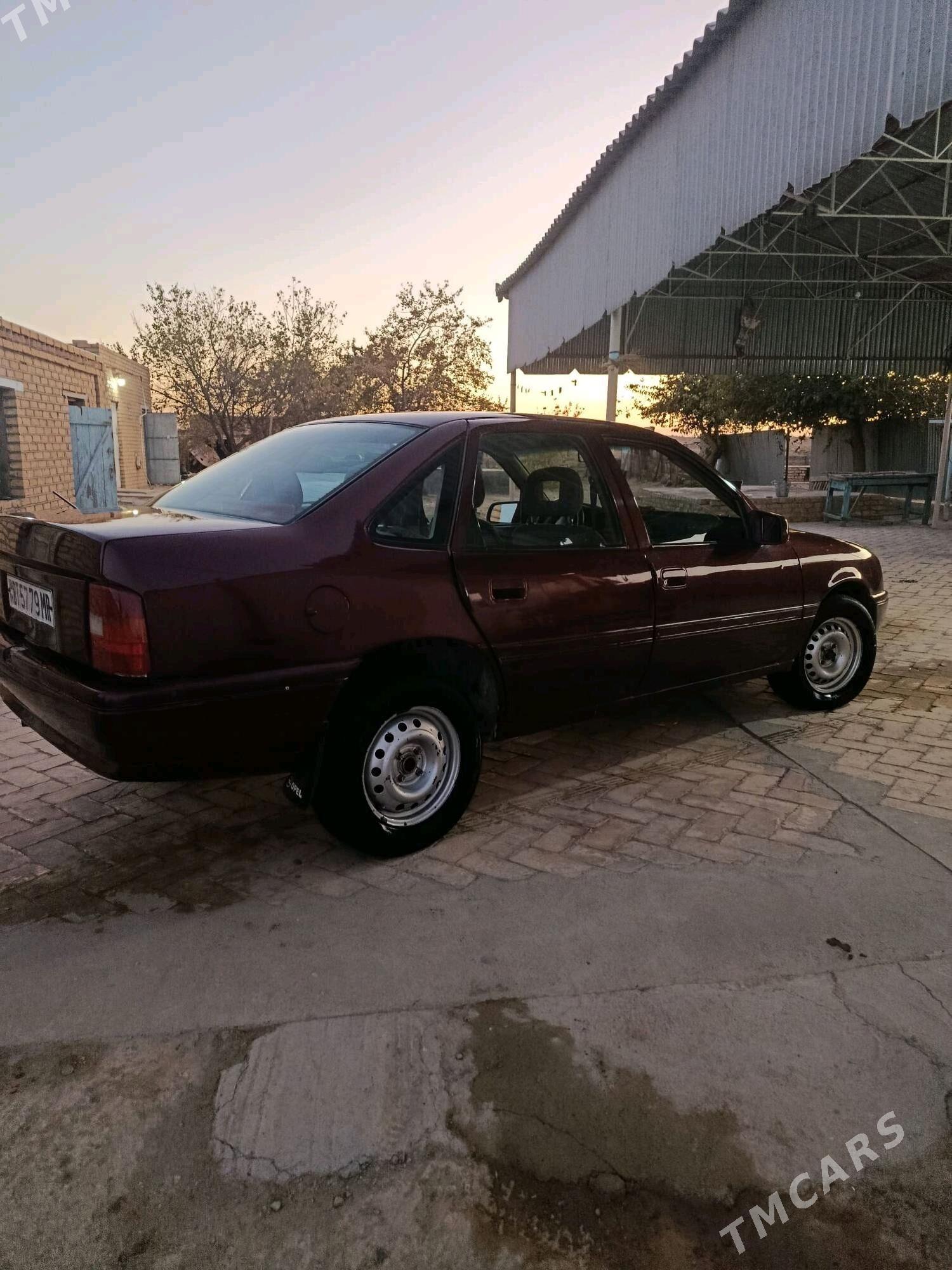 Opel Vectra 1990 - 33 000 TMT - Baýramaly - img 2