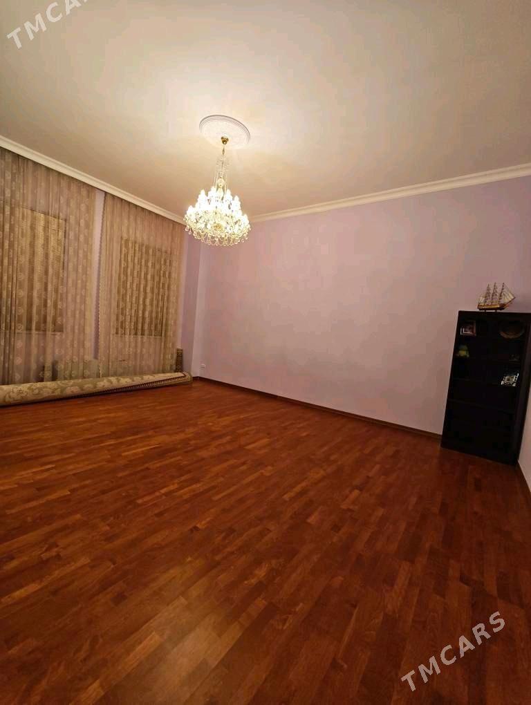 Московская элитка - Moskowskiý köç. (10 ýyl abadançylyk şaýoly) - img 5