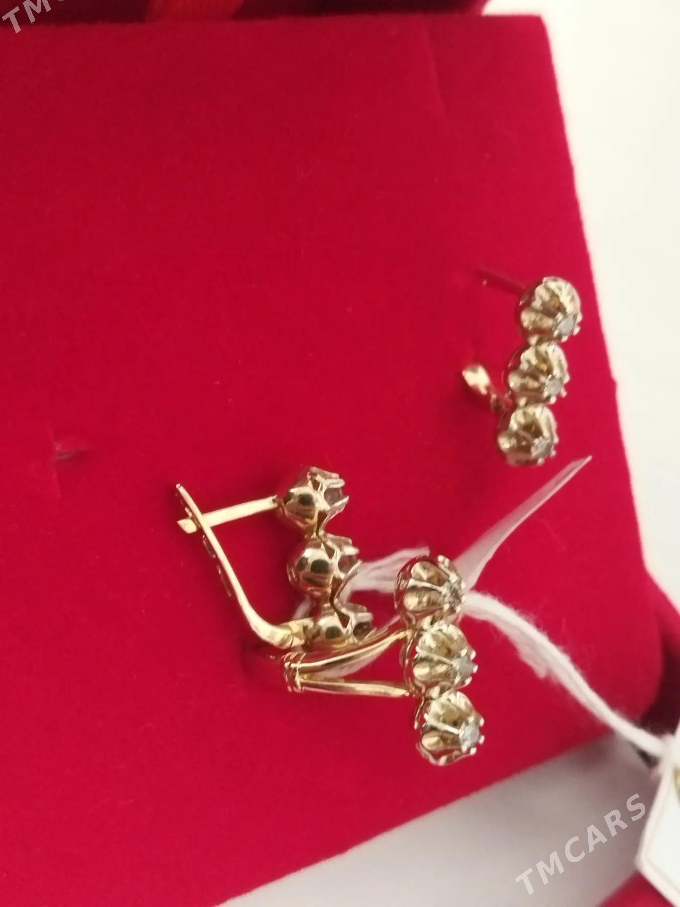 gyzyl komplekt - Бузмеин - img 2