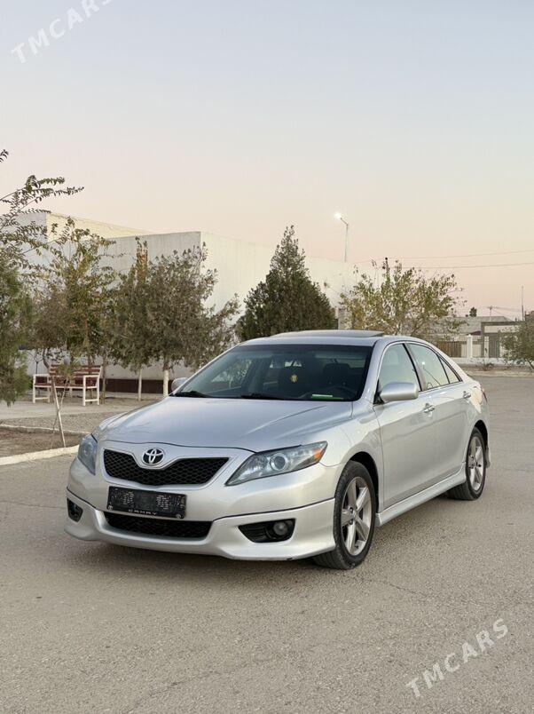 Toyota Camry 2010 - 210 000 TMT - Гумдаг - img 3