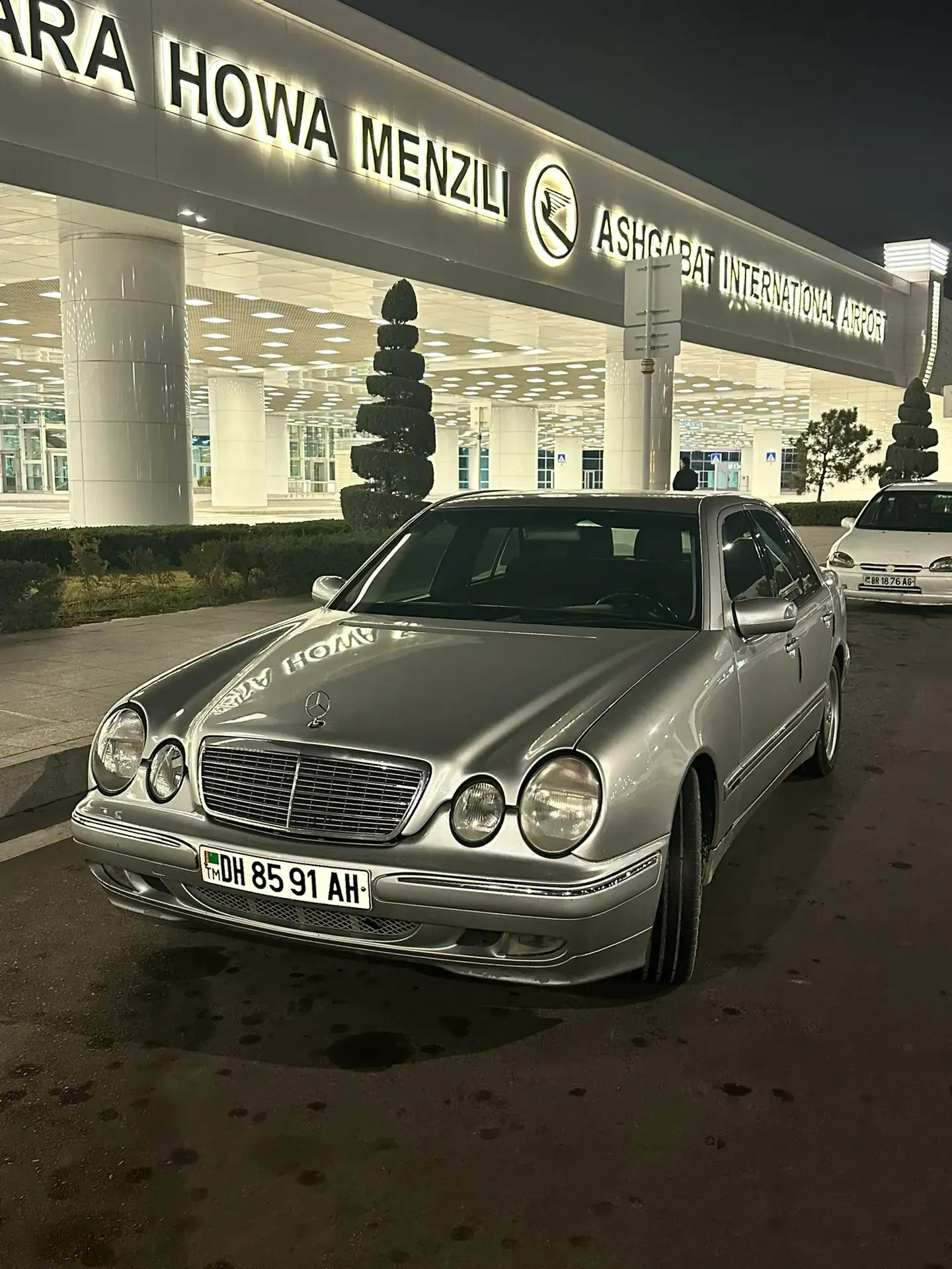 Mercedes-Benz E430 2001 - 115 000 TMT - Бахарден - img 5
