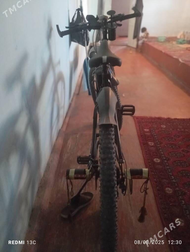 bmw spartivny - Фарап - img 1