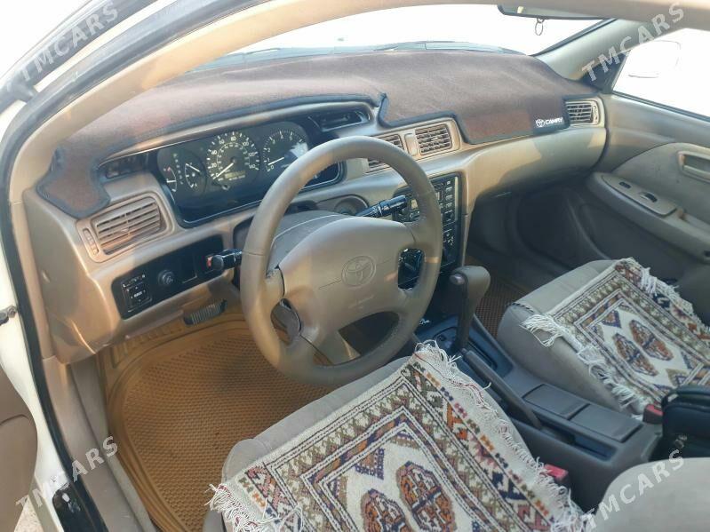 Toyota Camry 1999 - 150 000 TMT - Saýat - img 3