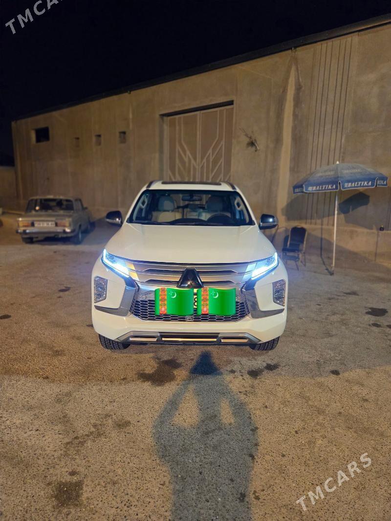 Mitsubishi Montero Sport 2023 - 610 000 TMT - Gökdepe - img 7