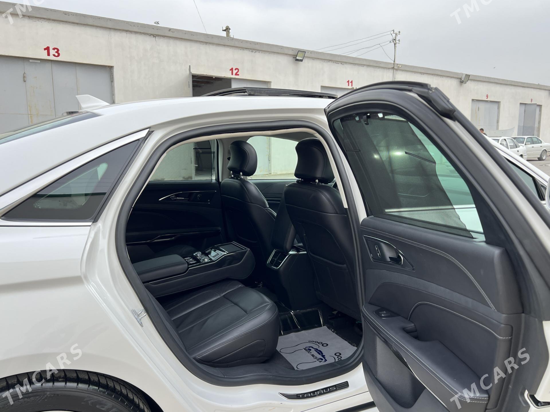 Ford Taurus 2019 - 555 000 TMT - Aşgabat - img 9