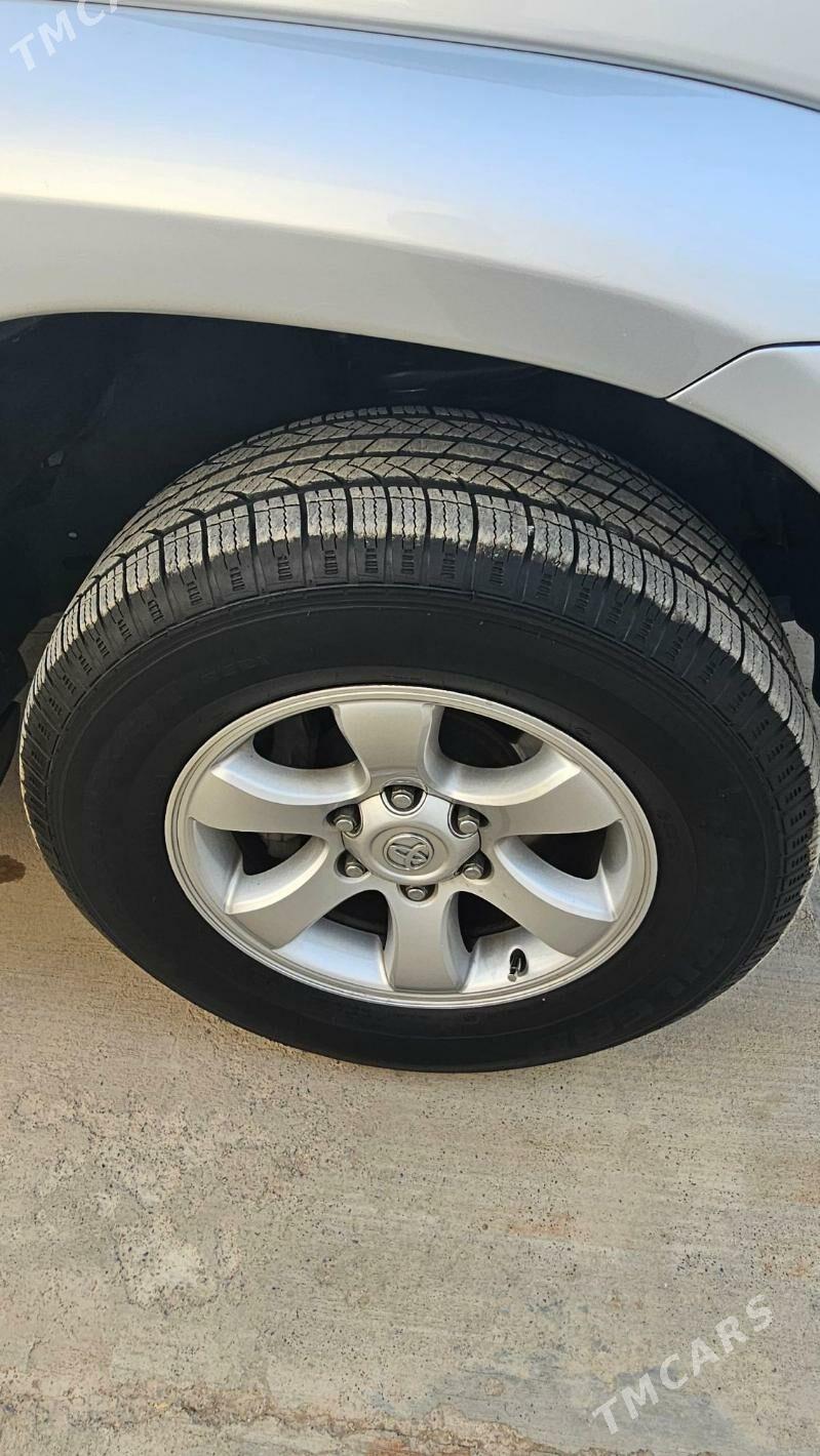 Toyota Land Cruiser Prado 2004 - 360 000 TMT - Bäherden - img 8